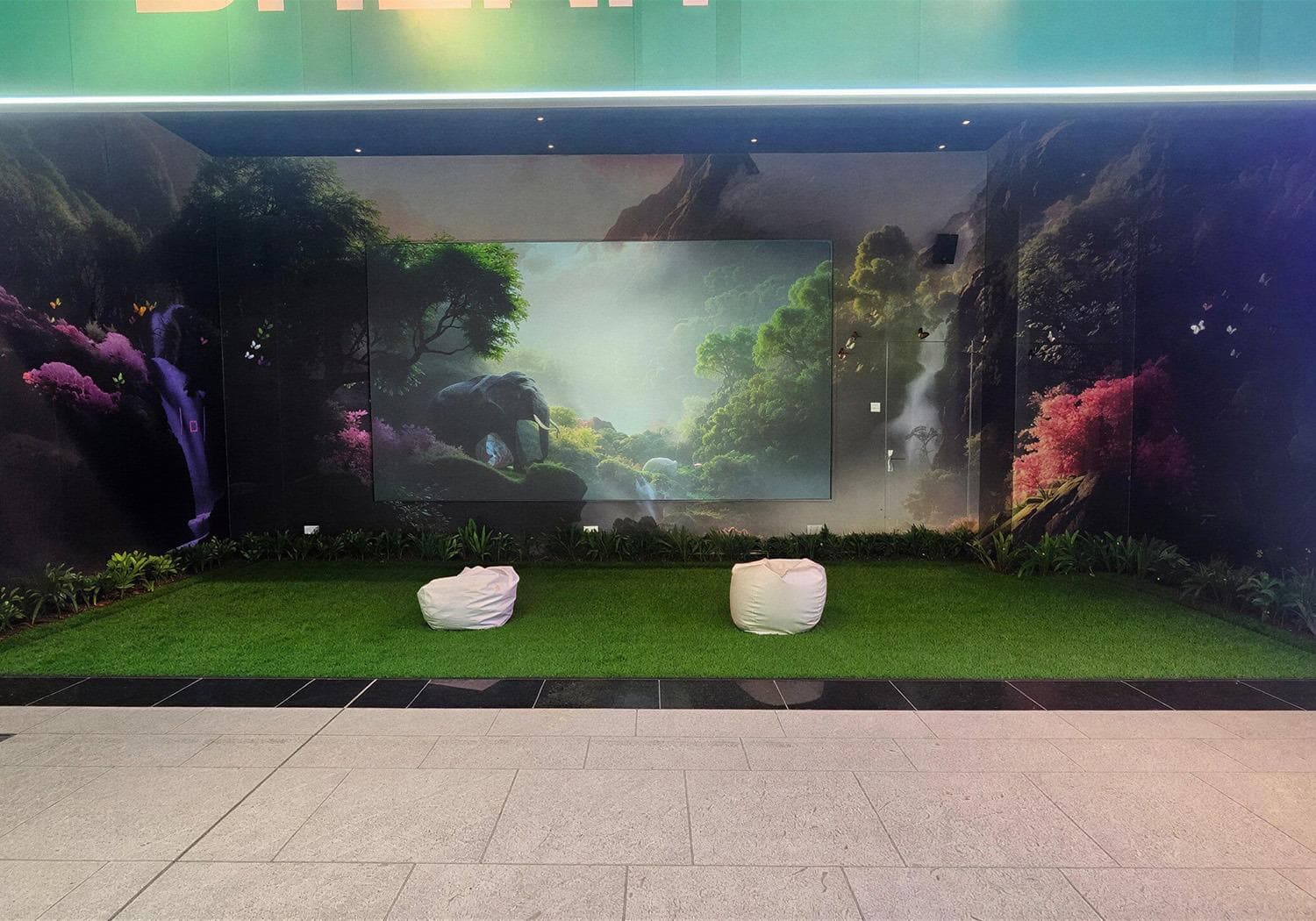 Reem Mall Projection